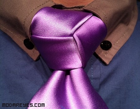 Cómo hacer nudo de corbata paso a paso