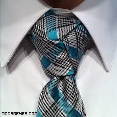 Nudos de corbata elegantes